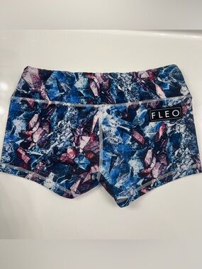 Fleo Women's Blue and Pink Marble Short
